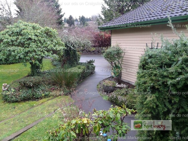Photo - INCREDIBLE VIEWS!! Large 2-Bedroom + Den Duplex with 3-Car Garage in Fantastic Federal Way Neighb...