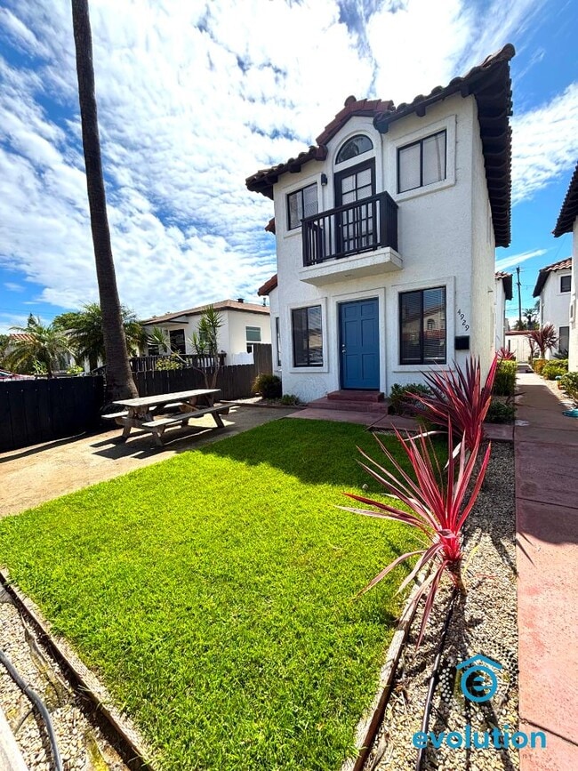 Building Photo - 4929-4933 Santa Cruz Ave Rental