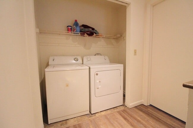 Photo - 1466 Bradley Dr