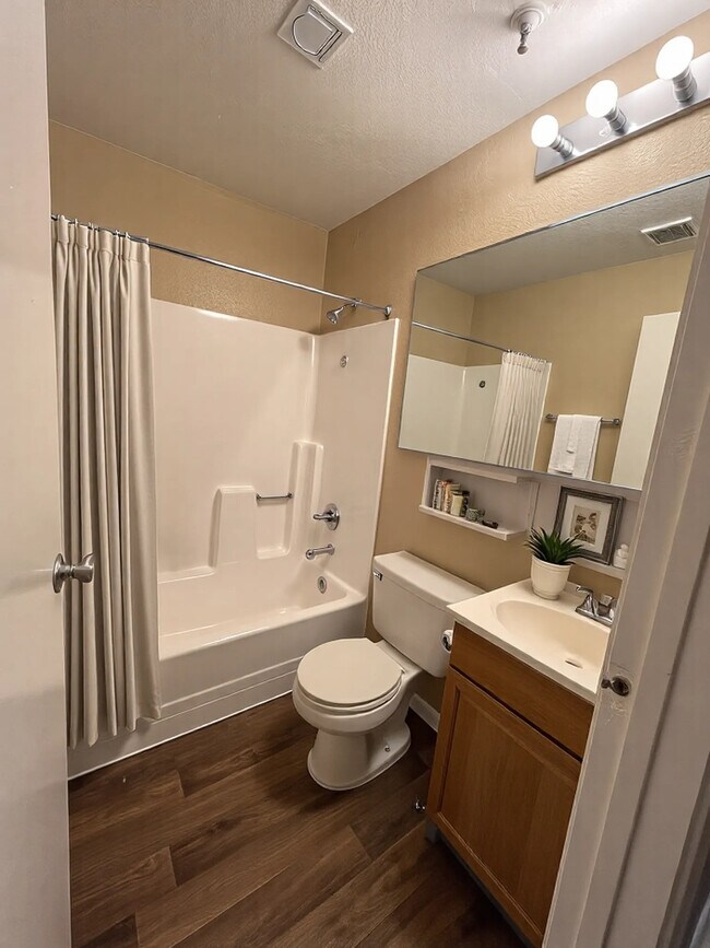 Photo - Towers on 19th