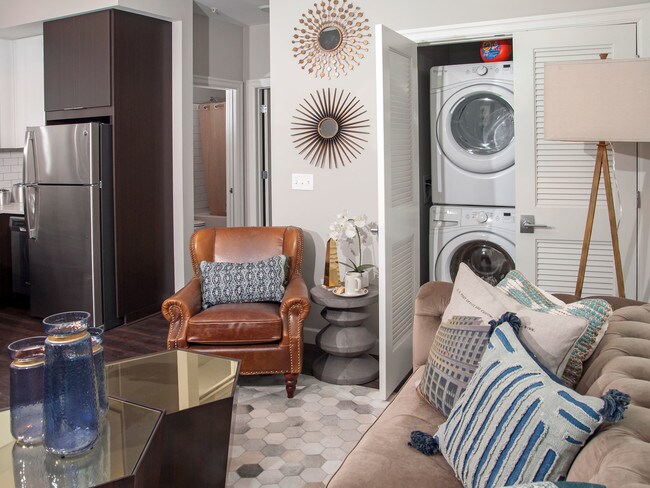 Photo - Custom House