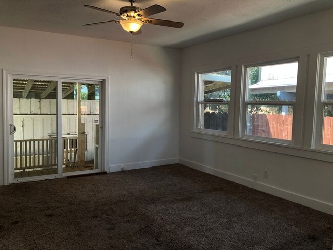 Photo - Enjoy The River Breeze On The Front Porch