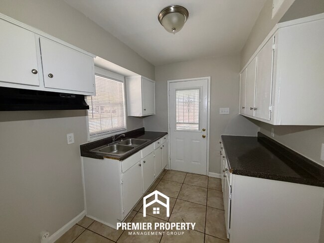 Photo - 1731 Capri Rd