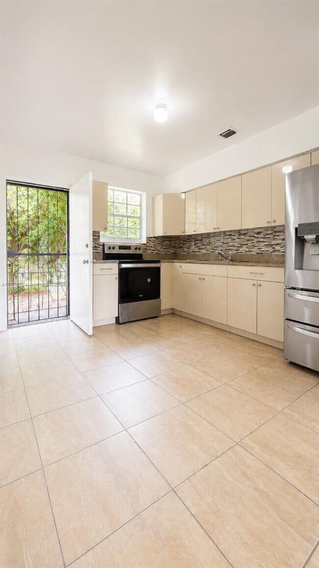 1421 NE 148th St Unidad 2