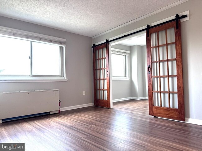 Building Photo - 1225 Martha Custis Dr Unit 404