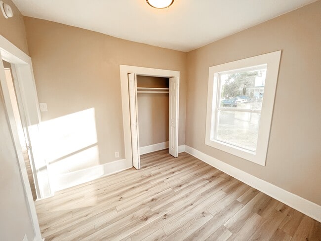 Photo - 302 New St
