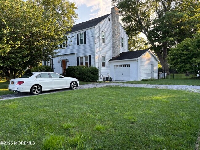 55 Pinewood Ave