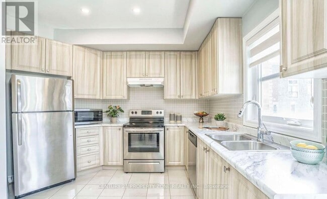 Photo - 3865 Major Mackenzie Dr W