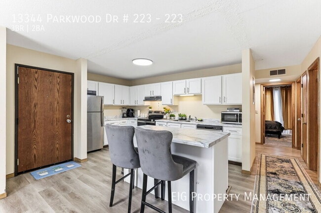 Photo - 13344 Parkwood Dr Unit 223