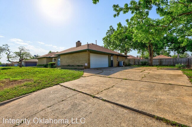 Photo - 3 br, 2 bath House - 5800 Melton Dr.