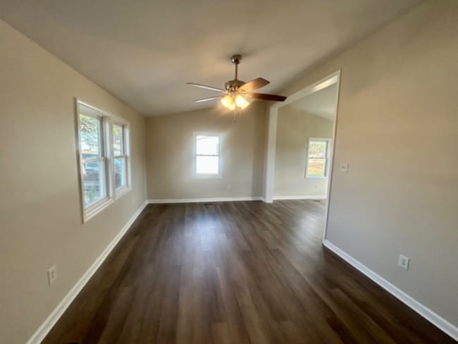 Photo - 403 S Market St