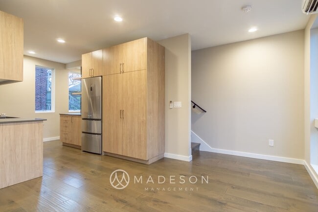 Photo - 322 N 53rd St