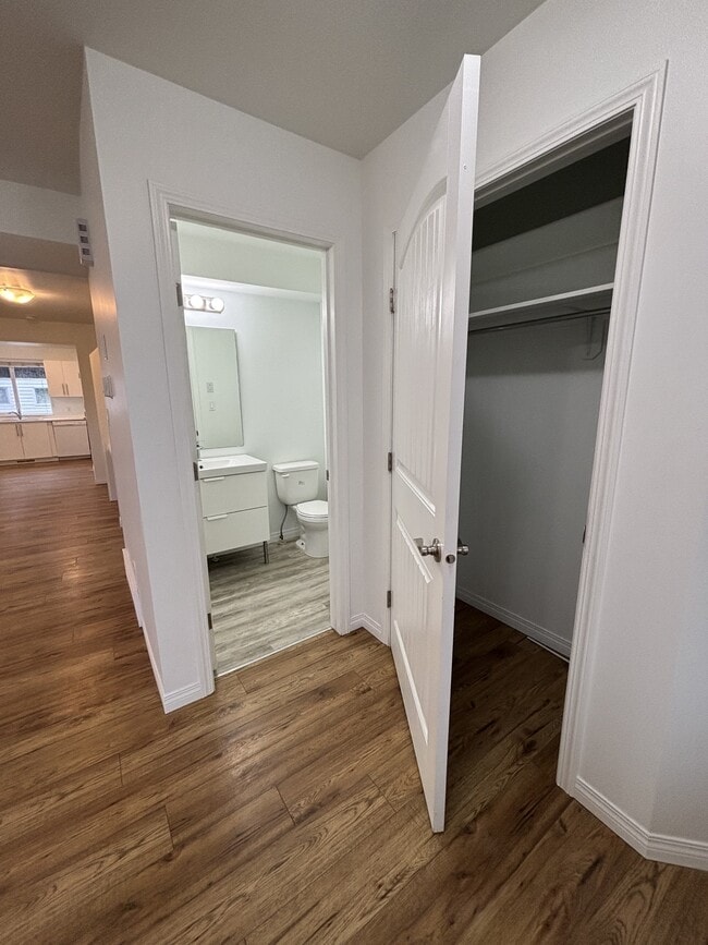 Photo - 12525-12577 77 St NW Unit 12525 - Main
