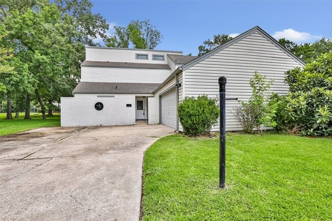 Photo - 1746 Cloister Dr