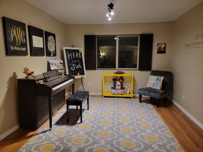 Photo - 213 Hayden Ave