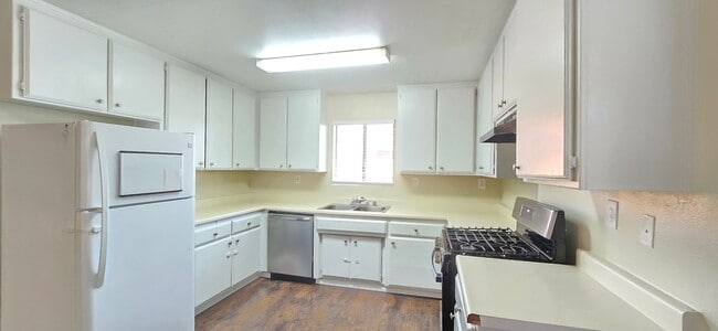 Photo - 800 Capehart Ct Unit 800 Capehart Ct #2