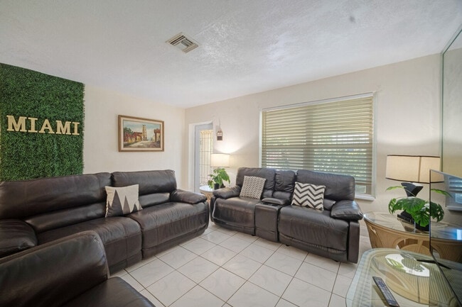 Building Photo - 1030 NW 144th St Unit SI ID1520600P