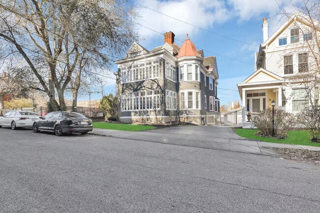 Photo - 1104 Cross Ln Unit 2