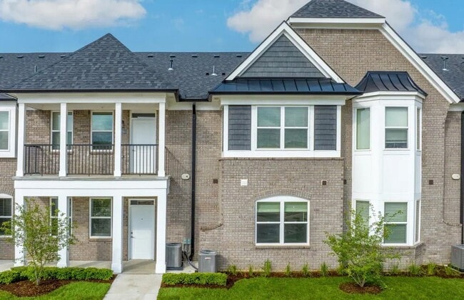 Photo - Shelby Township - 3 Bedroom, 2 Bath, End-Unit condo style w/Att Garage