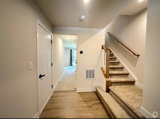 Building Photo - 5020 Springarn Ct Rental