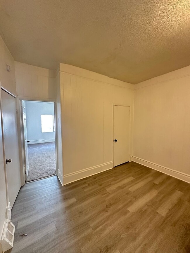 Photo - First Floor 1 Bed, 1 Bath Apartment in Sha... Unit 1