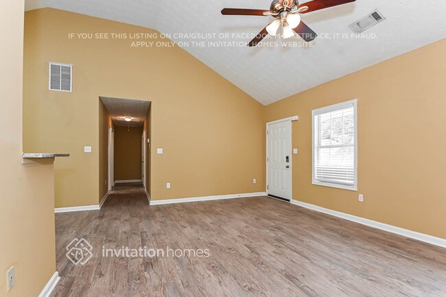 Photo - 552 Bridgeport Pl
