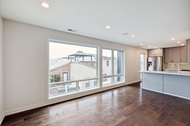 Building Photo - Luxury 2BD/2BA| Bella Vista Apartment Unit 4
