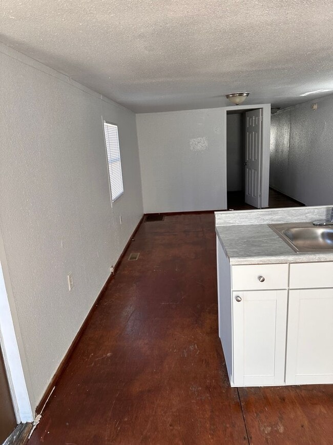 Photo - GREAT LOCATION! 2-Bedroom/ 1-Bath