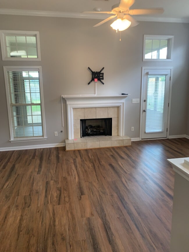 Photo - 106 Old Prestwick Ct