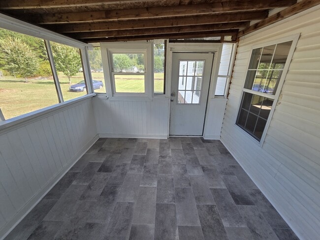 Photo - 9614 Dunn Rd