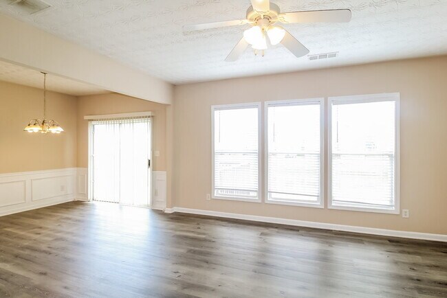 Photo - 411 Pondweed Dr