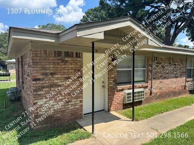 Photo - 1307 Plummer St Condo Unit 9