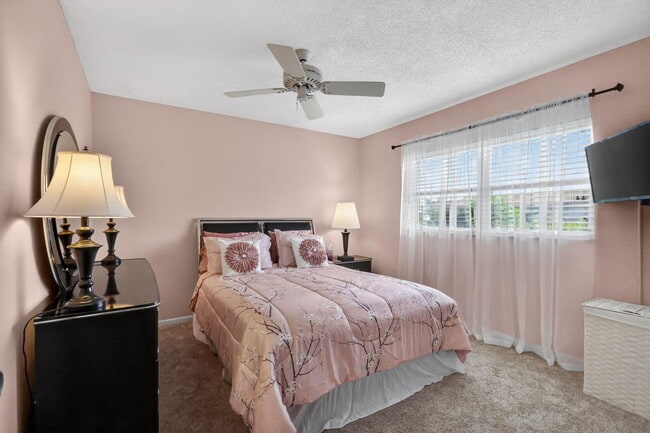 Photo - 6357 Overland Dr