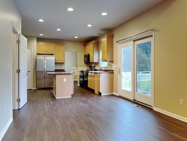 Photo - 210 Waterstone Dr