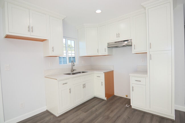 Photo - 1231 E 53rd St