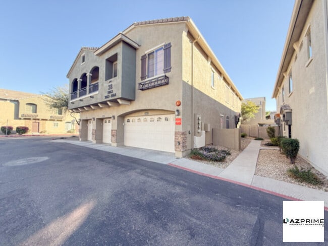 Photo - Stylish 3/2.5 Phoenix Condo!