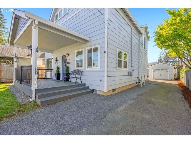 Photo - Bright Open-Concept Home with Vaulted Ceilings, Private Primary Suite & Stylish Modern Finishes