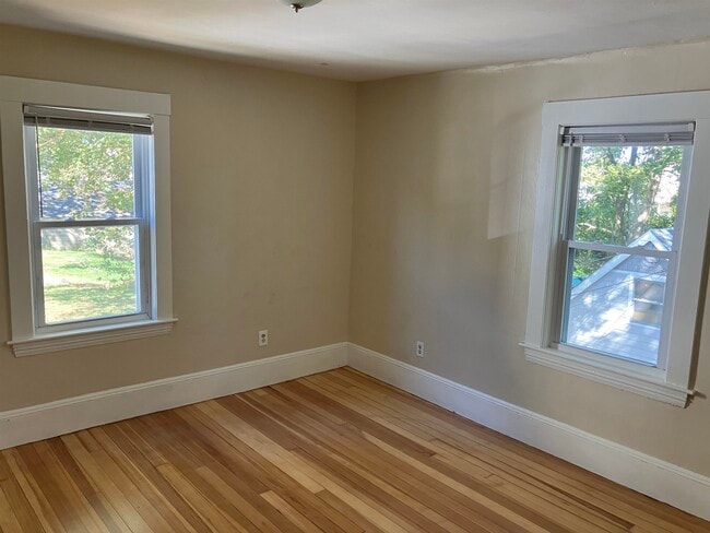 Photo - 145 Stark St
