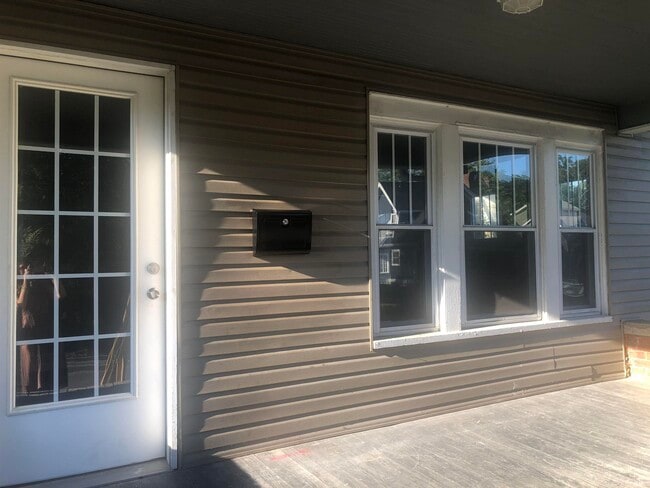 Photo - 600 E 1st St