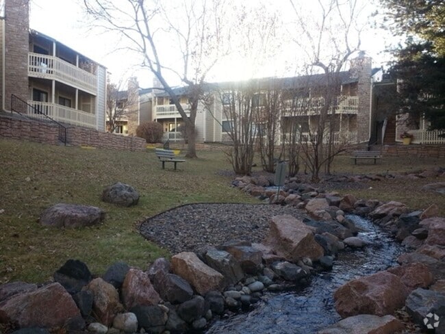 Building Photo - Newly renovated 1 Bed/1 Bath Condo near Lo...