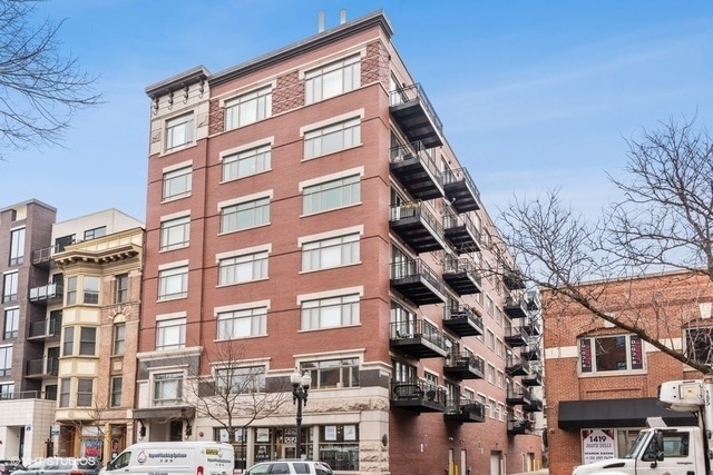 Building Photo - 1429 N Wells St Unit 205