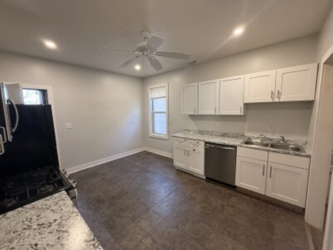 Building Photo - 10 Haverford St Unit 4 Rental