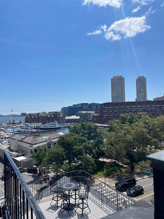 Photo - 10 Commercial Wharf Unit 1