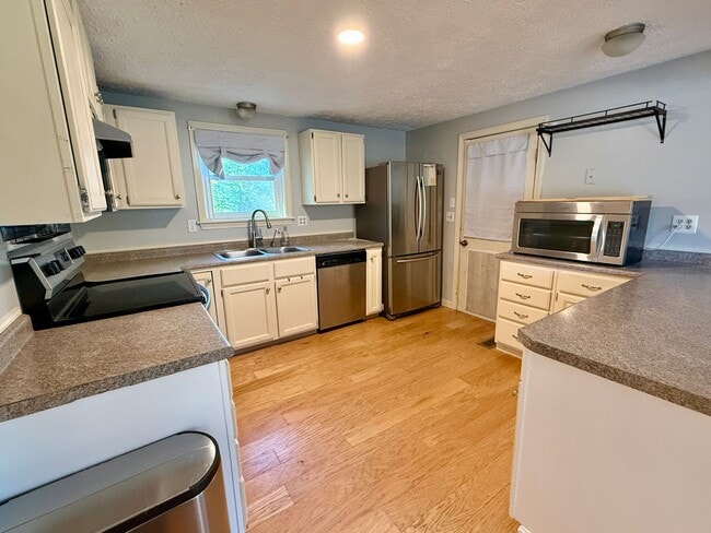 Photo - 50 Buttonwood Rd