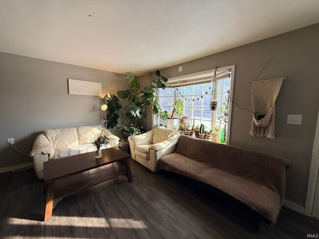 Photo - 640 S Curry Pike