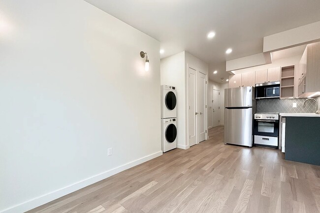 Building Photo - 524 W 134th St Rental
