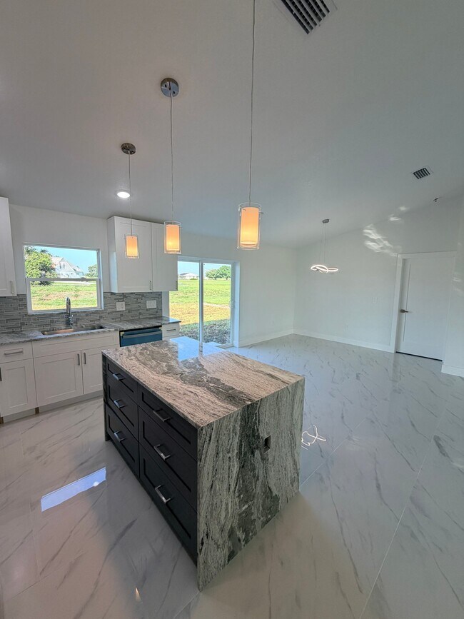 7016 Golf Club Dr