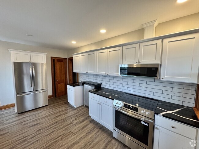 Building Photo - 4 Washington Cir Rental