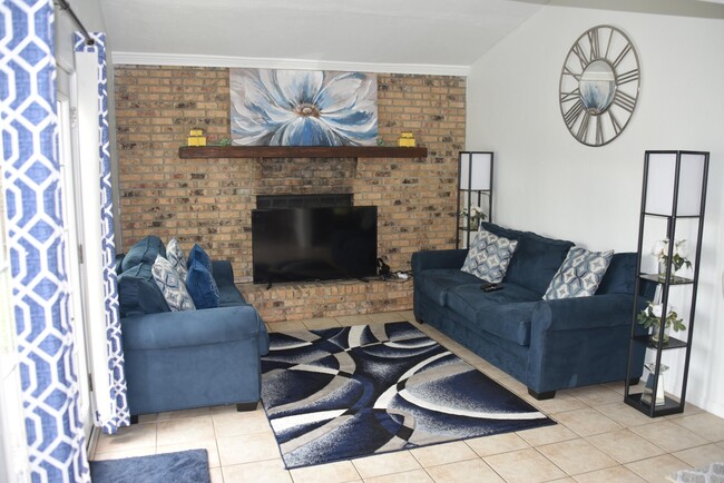 Photo - 650 W Tharpe St