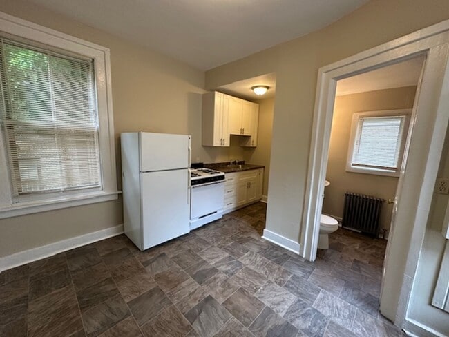 2943 - 2945 N Bartlett Ave